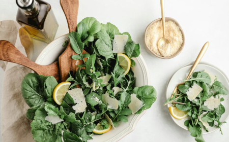 Spinach and mushroom quiche